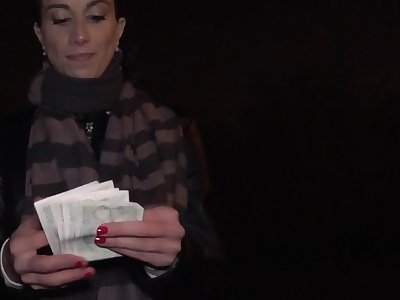 MILf gets paid good cash to fuck on cam