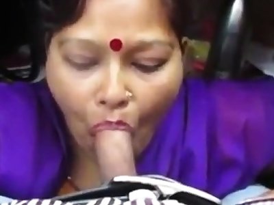 Desi aunty enormous blowjob increased by deepthroat drank cum